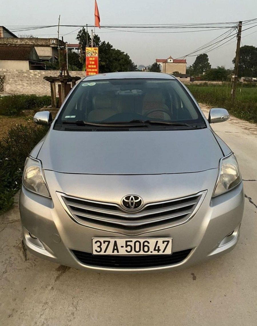 Toyota Vios 2009 - Cần bán xe Toyota Vios 1.5E MT sản xuất 2009, màu bạc, giá tốt