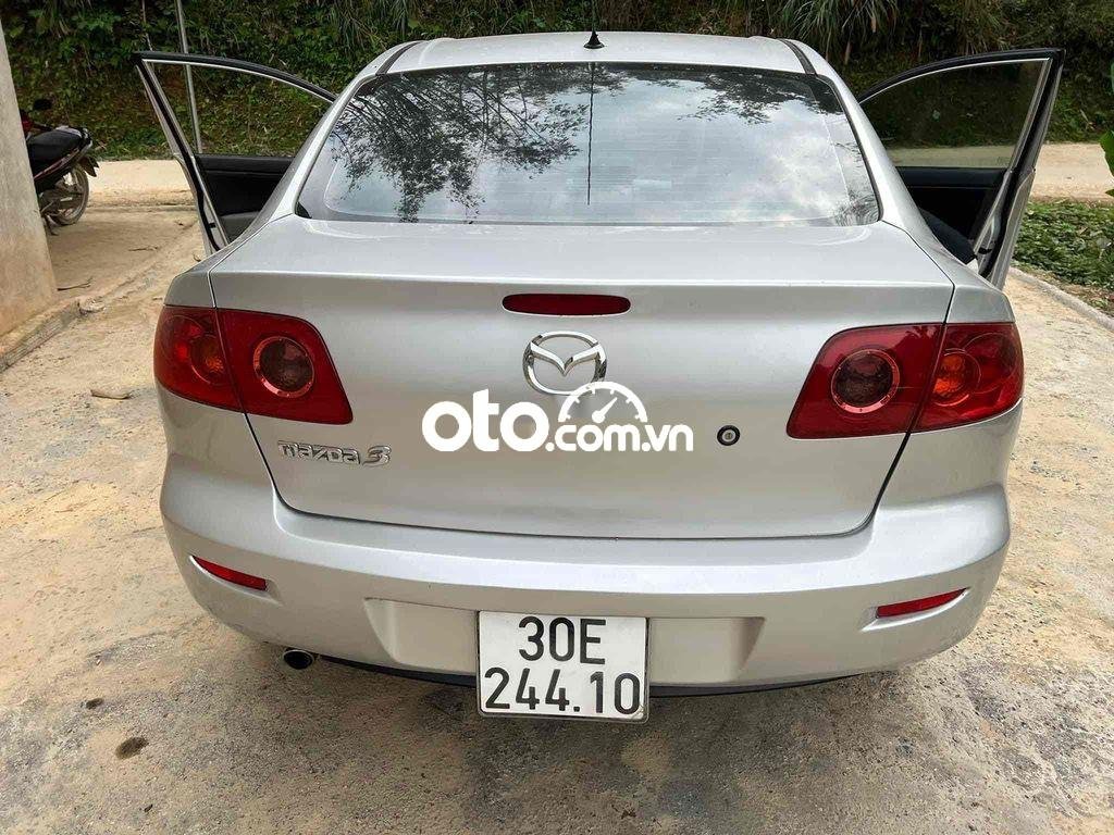 Mazda 3 2004 - Bán Mazda 3 1.5L Sedan sản xuất năm 2004, màu bạc, giá chỉ 209 triệu