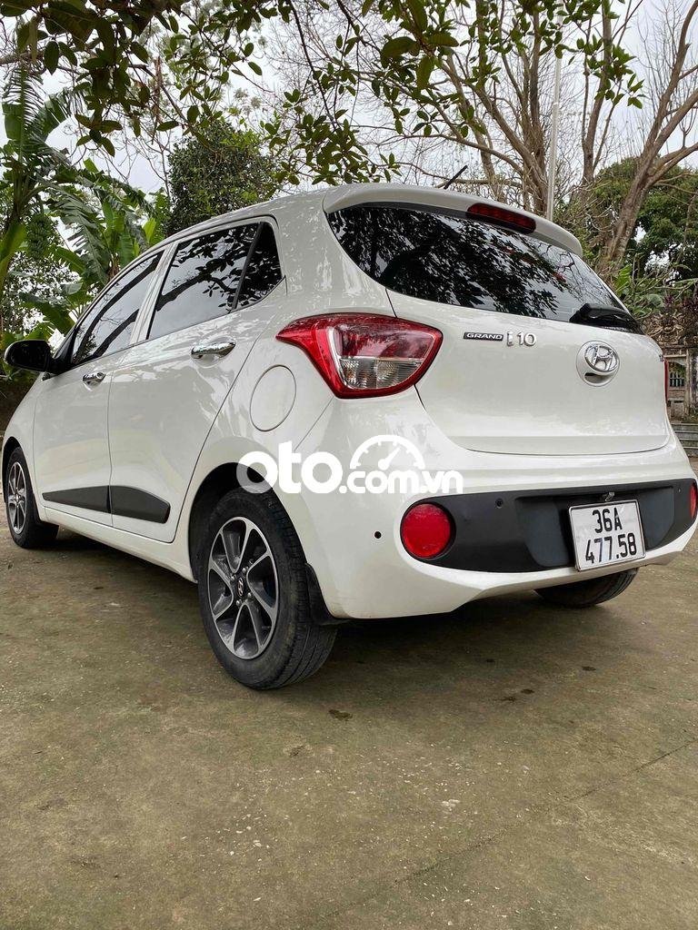 Hyundai Grand i10 2019 - Bán Hyundai Grand i10 Hatchback 1.2MT sản xuất năm 2019 xe gia đình