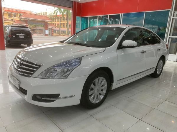 Nissan Teana 2009 - Bán Nissan Teana 2.0 sản xuất 2009, màu trắng, nhập khẩu số tự động