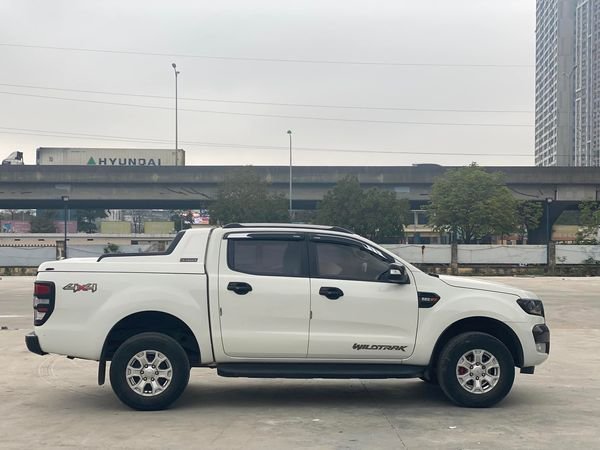 Ford Ranger 2017 - Bán ô tô Ford Ranger Wildtrak 2.2 4x4AT năm 2017, màu trắng, xe nhập