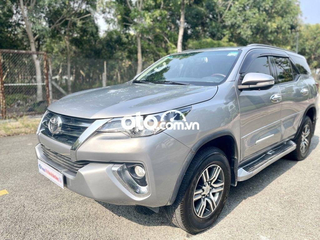 Toyota Fortuner 2016 - Cần bán Toyota Fortuner 2.7V sản xuất năm 2016, màu bạc, nhập khẩu 