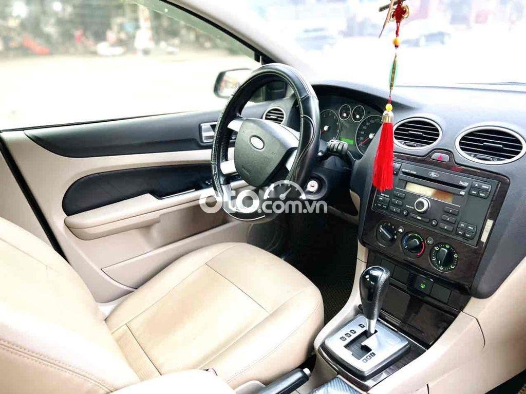 Ford Focus 2006 - Bán Ford Focus sản xuất 2006, màu đen xe gia đình, 180tr