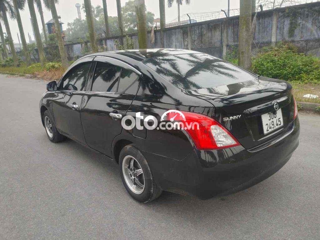 Nissan Sunny 2015 - Cần bán gấp Nissan Sunny 1.6MT năm sản xuất 2015, màu đen, 218tr