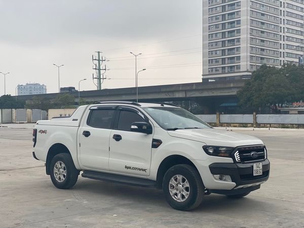 Ford Ranger 2017 - Bán ô tô Ford Ranger Wildtrak 2.2 4x4AT năm 2017, màu trắng, xe nhập