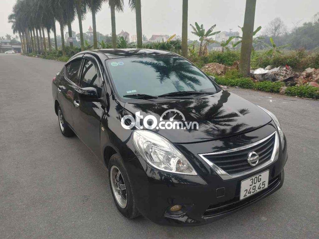 Nissan Sunny 2015 - Cần bán gấp Nissan Sunny 1.6MT năm sản xuất 2015, màu đen, 218tr