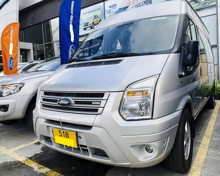 Ford Transit 2018 - Bán Ford Transit tiêu chuẩn năm sản xuất 2018, màu bạc số sàn