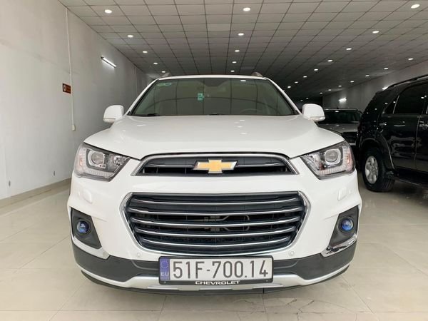 Chevrolet Captiva 2016 - Cần bán gấp Chevrolet Captiva LTZ năm sản xuất 2016, màu trắng số tự động