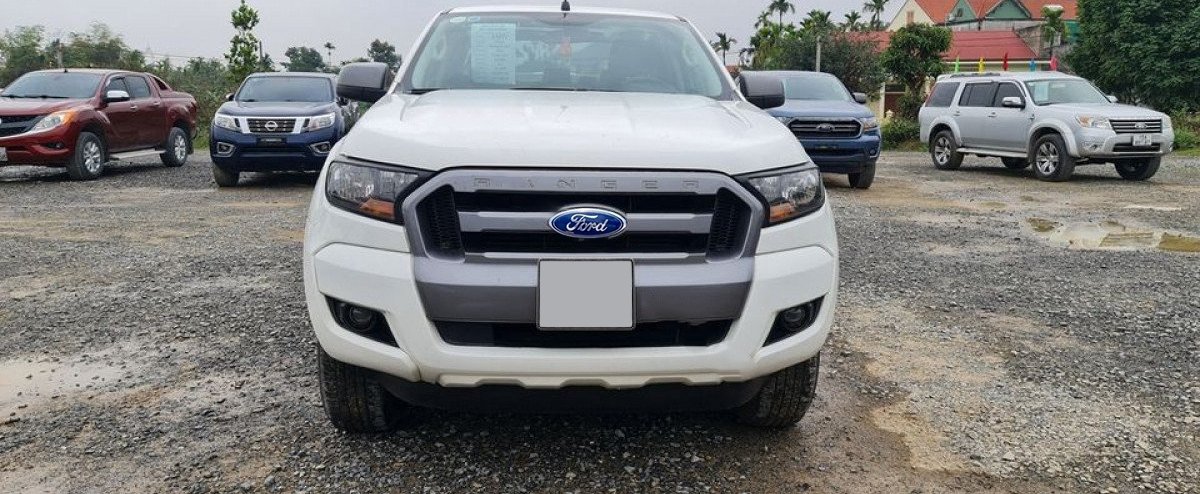 Ford Ranger 2016 - Bán ô tô Ford Ranger XLS sản xuất 2016, màu trắng, nhập khẩu  