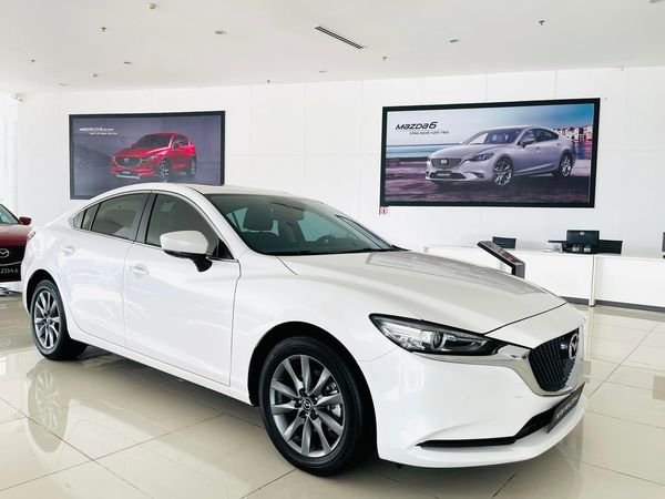 Mazda 6 2021 - Cần bán xe Mazda 6 2.0 Premium 2021, màu trắng