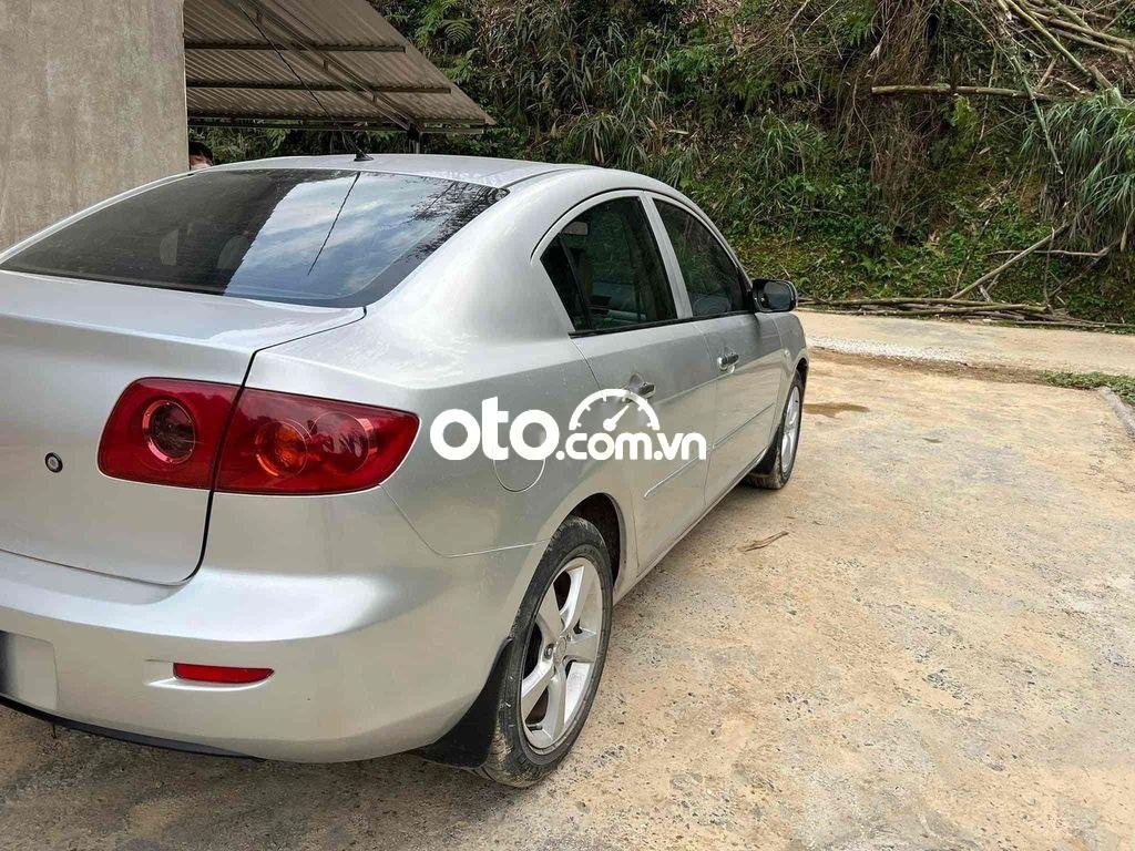 Mazda 3 2004 - Bán Mazda 3 1.5L Sedan sản xuất năm 2004, màu bạc, giá chỉ 209 triệu