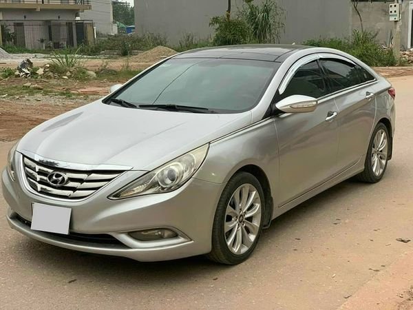 Hyundai Sonata 2011 - Bán Hyundai Sonata sản xuất năm 2011, màu bạc