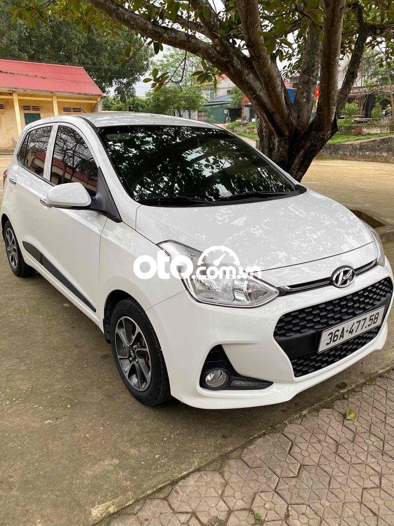 Hyundai Grand i10 2019 - Bán Hyundai Grand i10 Hatchback 1.2MT sản xuất năm 2019 xe gia đình