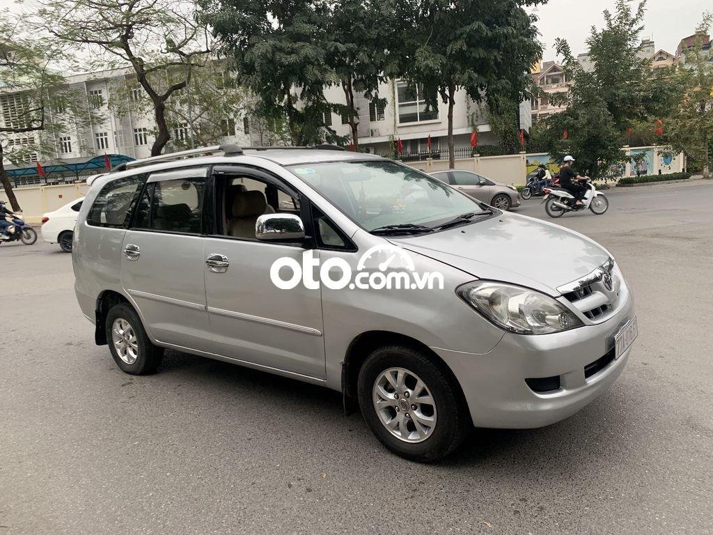 Toyota Innova 2006 - Bán Toyota Innova G năm sản xuất 2006, màu bạc, giá tốt