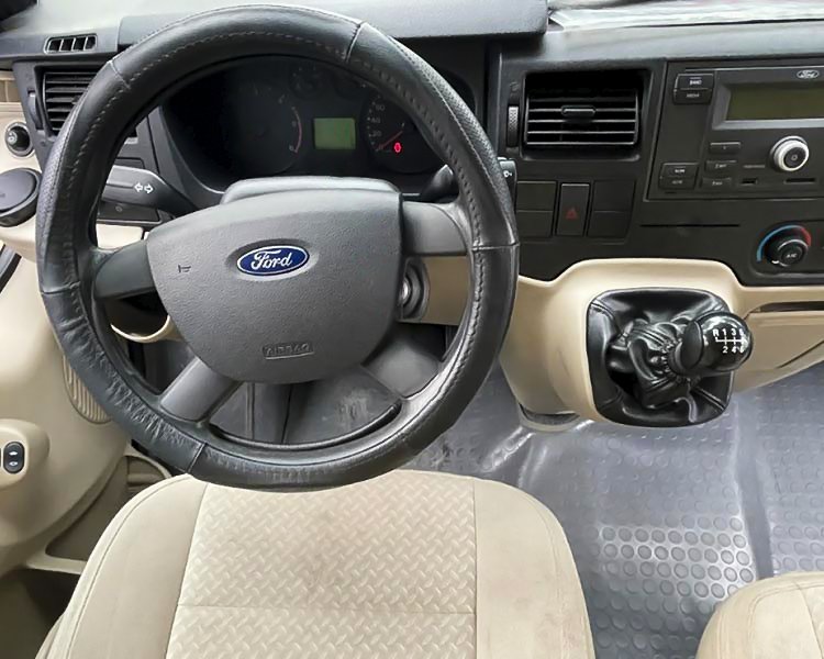 Ford Transit 2018 - Bán Ford Transit tiêu chuẩn năm sản xuất 2018, màu bạc số sàn