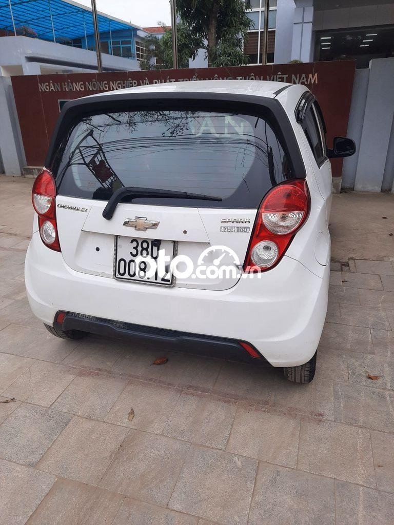 Chevrolet Spark 2013 - Cần bán lại xe Chevrolet Spark sản xuất năm 2013, màu trắng 