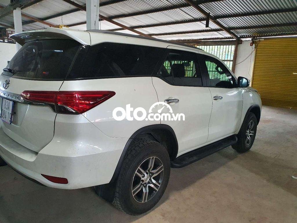 Toyota Fortuner 2019 - Cần bán gấp Toyota Fortuner năm sản xuất 2019, màu trắng còn mới, giá tốt