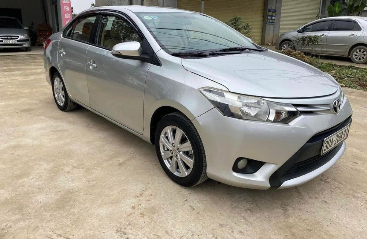 Toyota Vios 2014 - Bán xe Toyota Vios E sản xuất 2014, màu bạc số sàn, 332 triệu