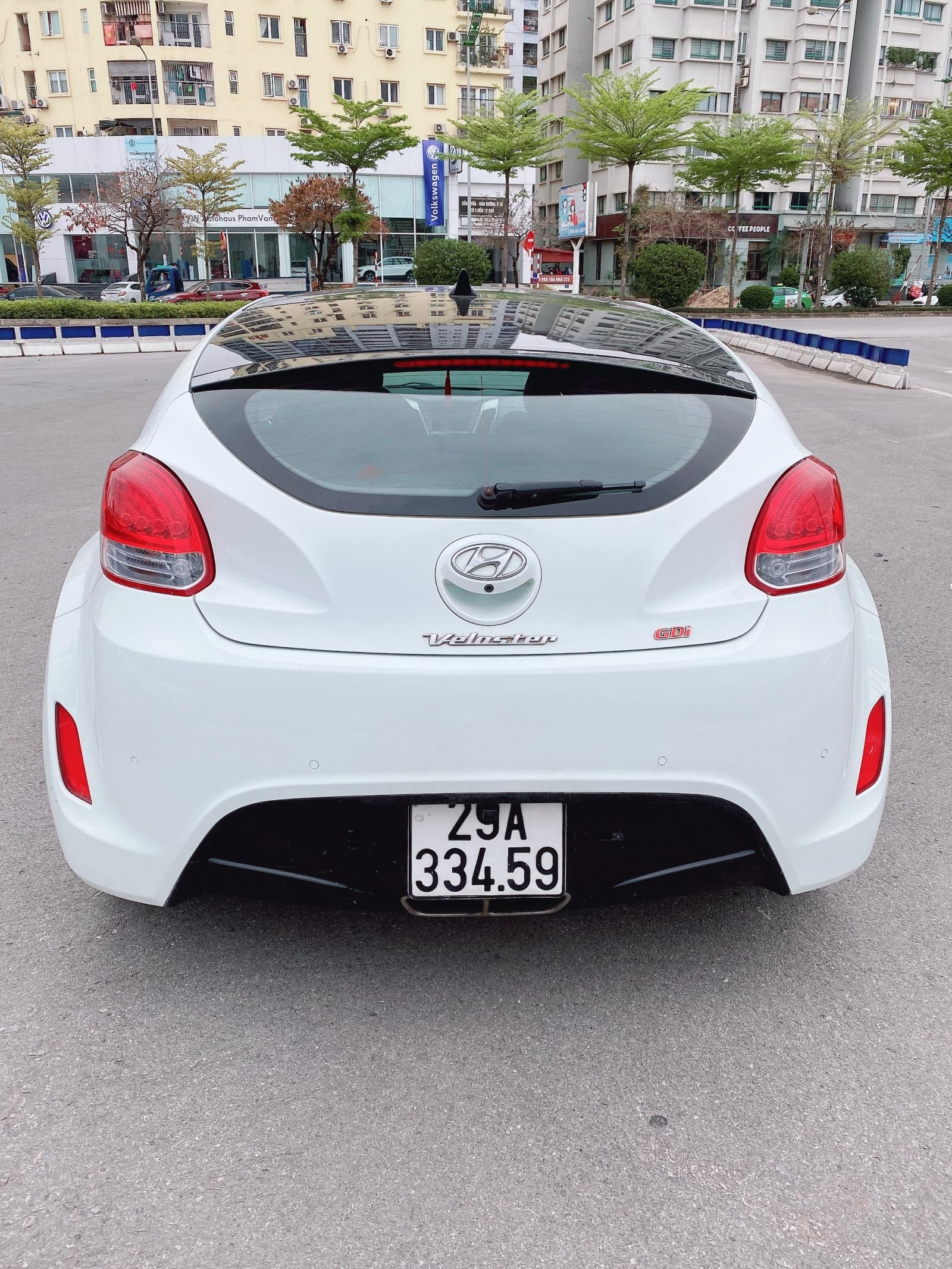 Hyundai Veloster 2011 - Cần bán xe Hyundai Veloster 1.6 GDI sản xuất năm 2011