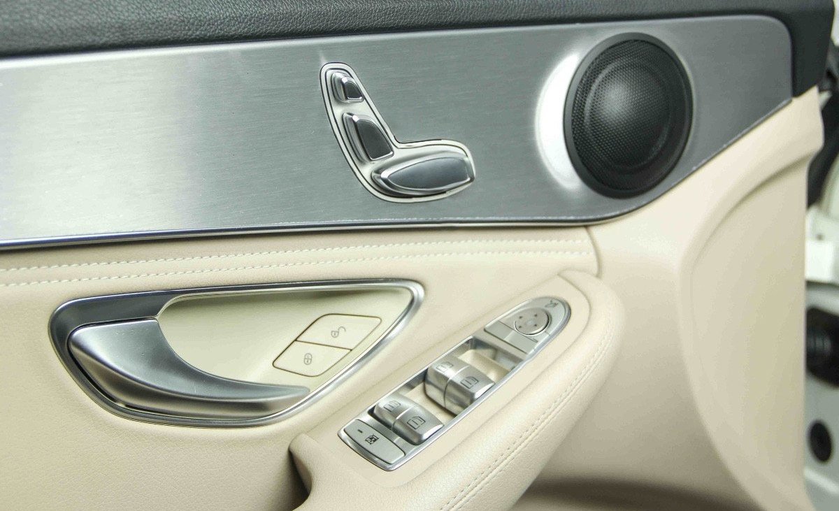 Mercedes-Benz C200 2015 - Màu trắng