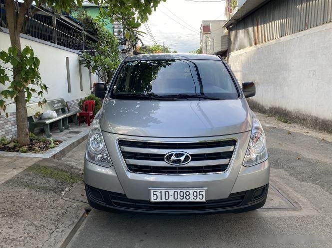 Hyundai Grand Starex 2015 - Màu xám, giá 425 triệu