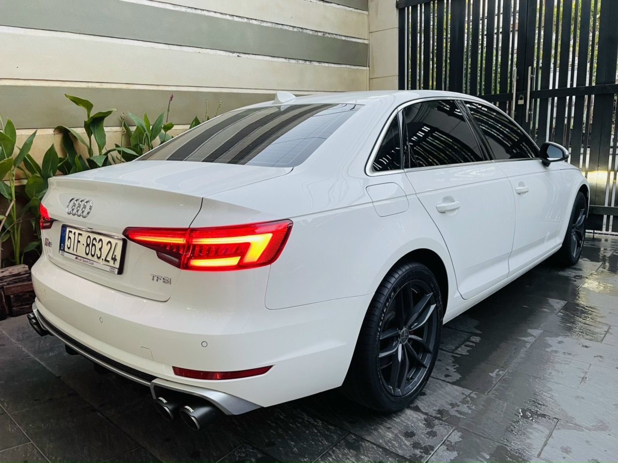 Audi A4 2016 - Bán Audi A4 sản xuất 2016 xe đẹp đi 30.000km trâng nâu độ lên RS bao check hãng