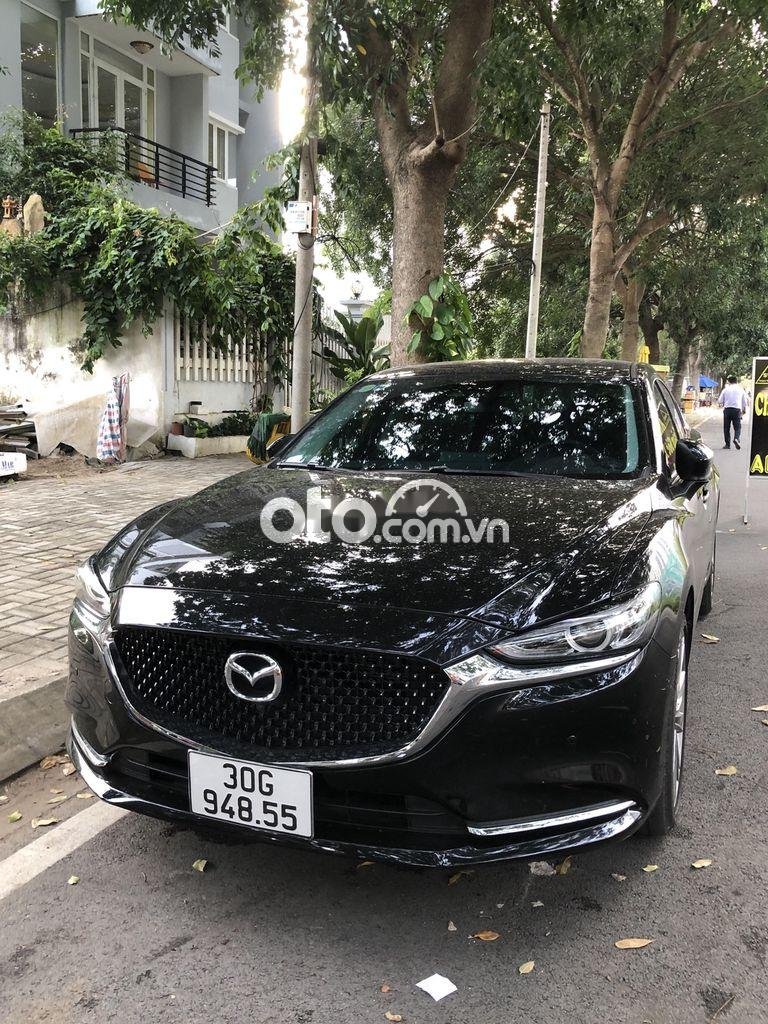 Mazda 6 2021 - Màu đen giá cạnh tranh