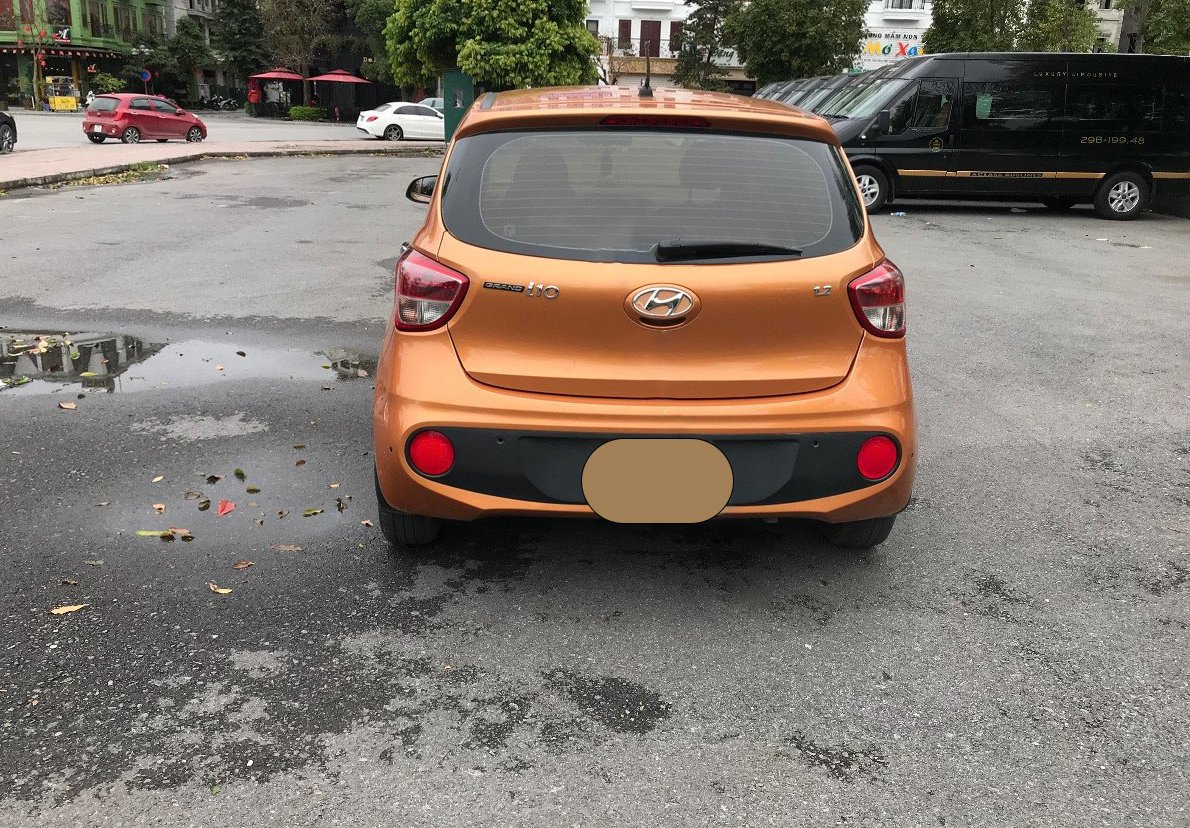 Hyundai Grand i10 2018 - Màu nâu vàng giá cạnh tranh