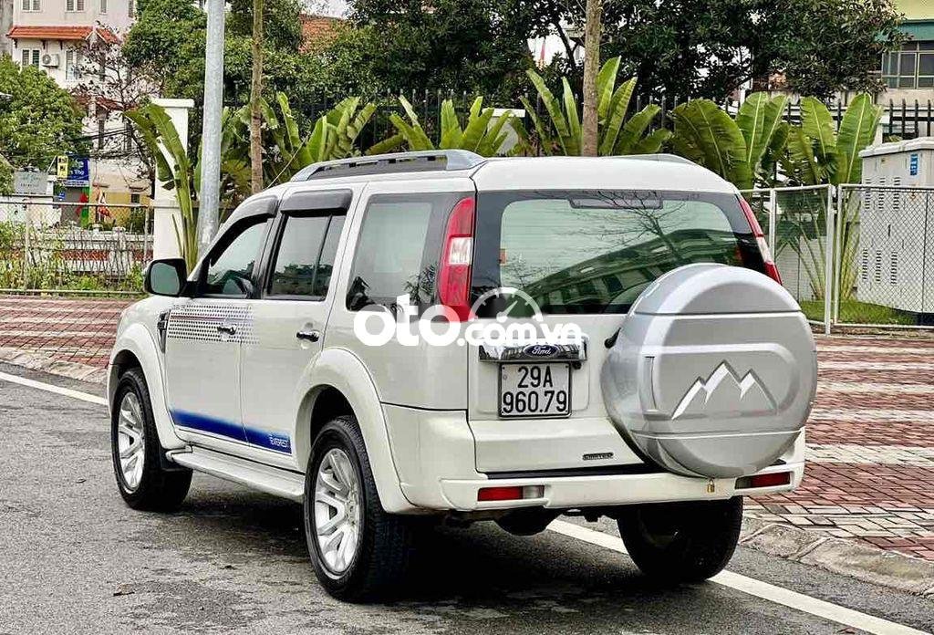 Ford Everest 2013 - Màu trắng