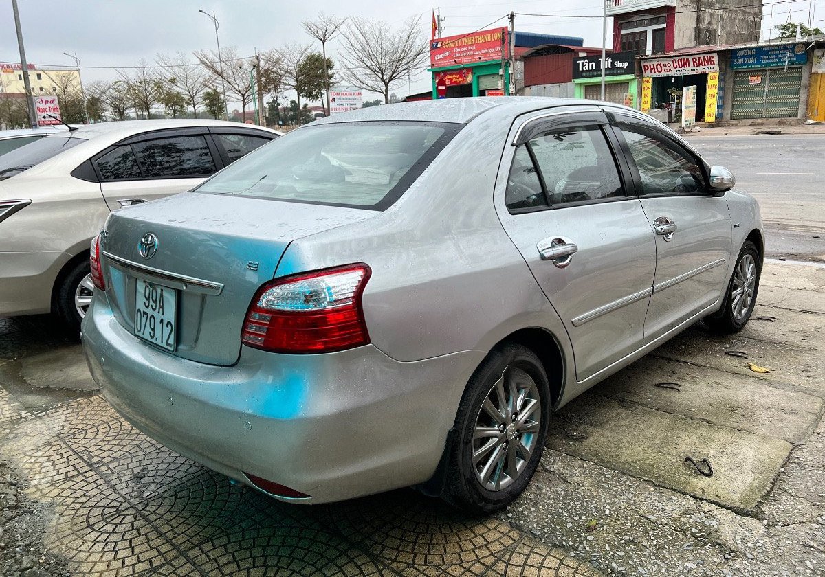 Toyota Vios 2013 - Màu bạc, giá chỉ 273 triệu