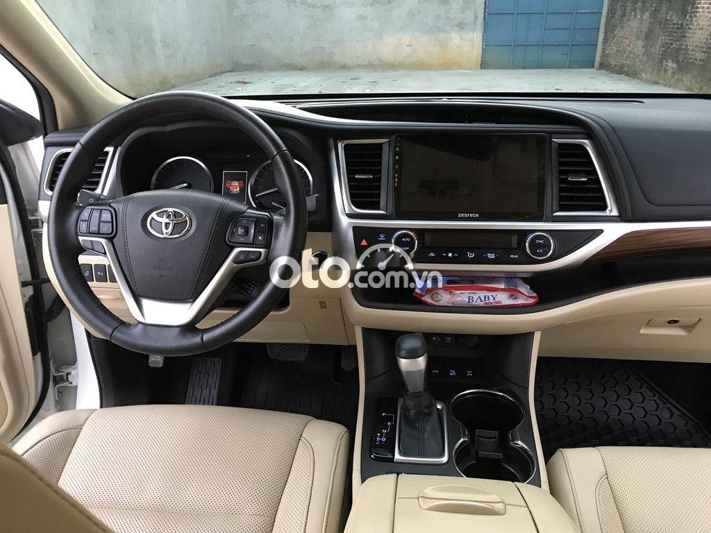 Toyota Highlander 2019 - Màu trắng, nhập khẩu nguyên chiếc