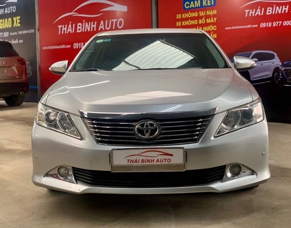 Toyota Camry 2012 - Màu bạc, xe nhập, 595 triệu