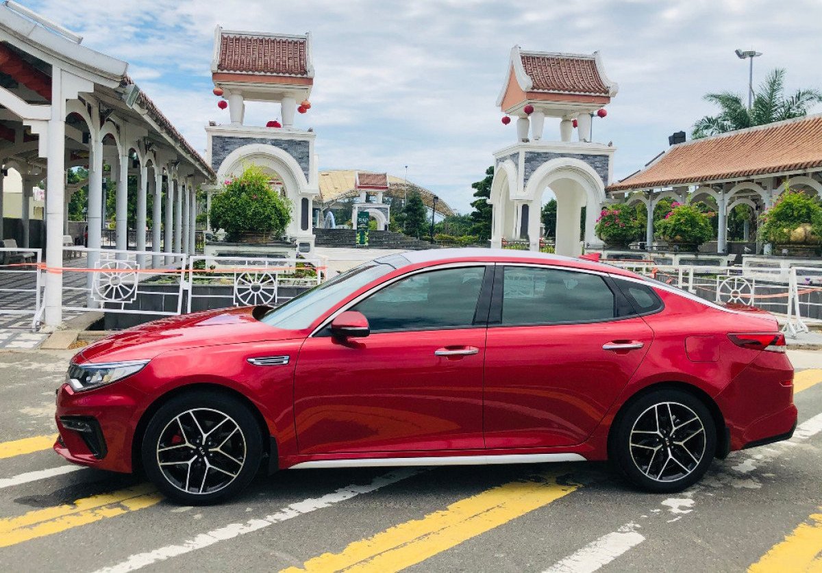 Kia Optima 2019 - Màu đỏ