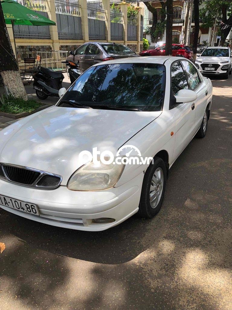 Daewoo Nubira 2004 - Xe màu trắng