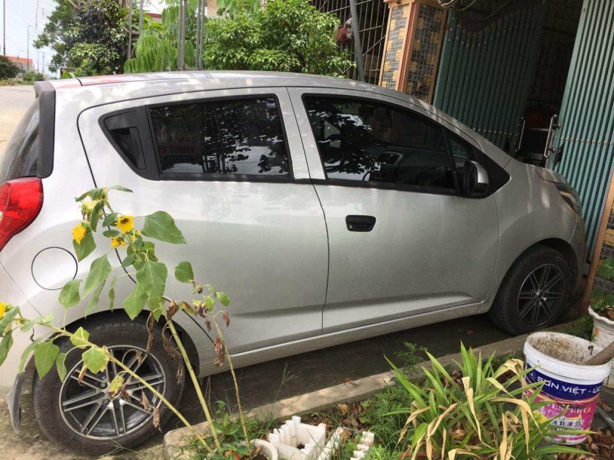 Chevrolet Spark 2018 - Màu bạc, 180tr