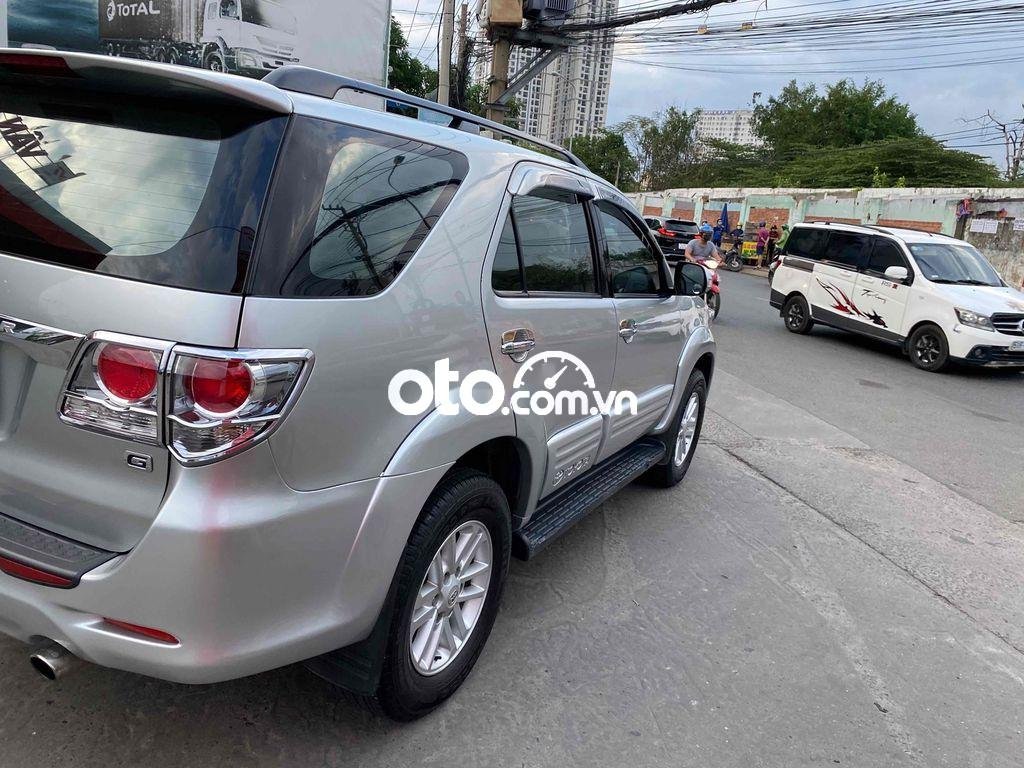 Toyota Fortuner 2012 - Màu bạc còn mới, 575tr