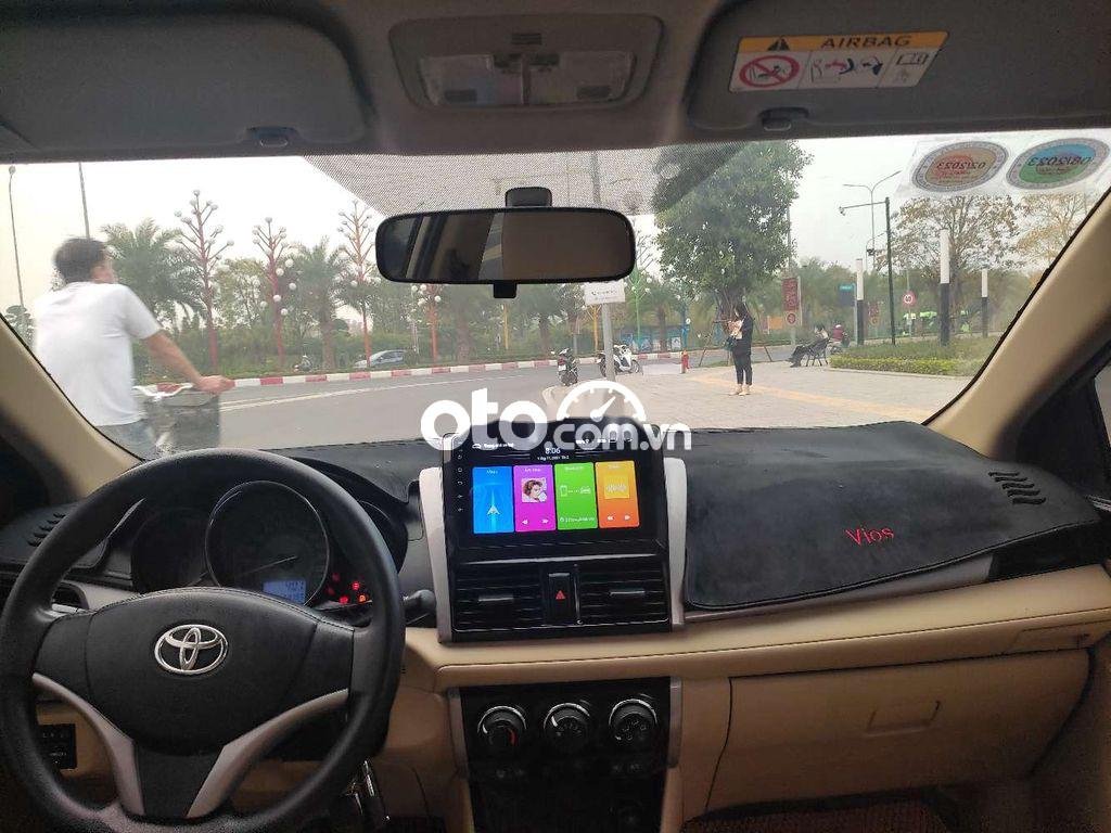 Toyota Vios 2016 - Màu vàng cát