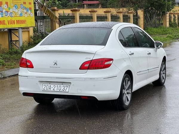 Peugeot 408 2014 - Màu trắng, nhập khẩu nguyên chiếc