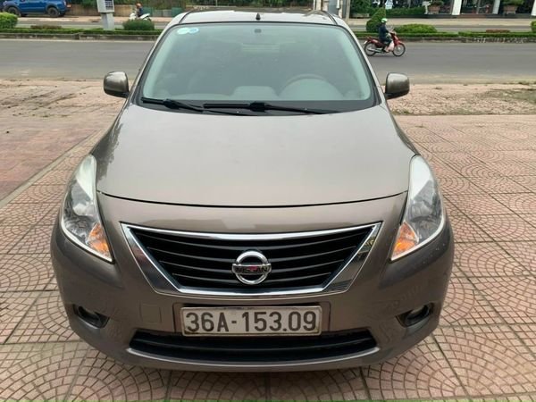 Nissan Sunny 2015 - Xe màu nâu