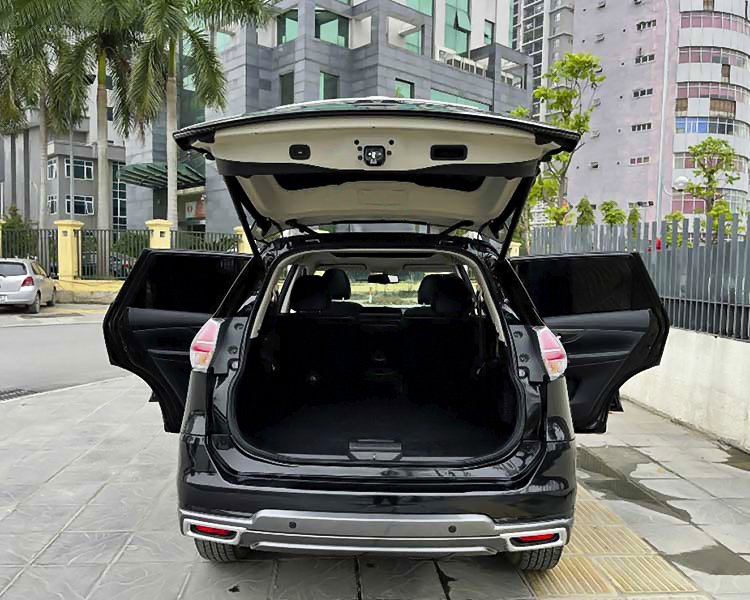 Nissan X trail 2020 - Màu đen giá hữu nghị