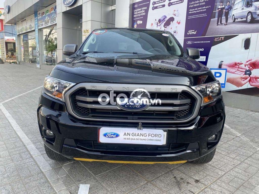 Ford Ranger 2019 - Bán ô tô Ford Ranger XLS 2.2 sản xuất 2019, màu đen, nhập khẩu số sàn