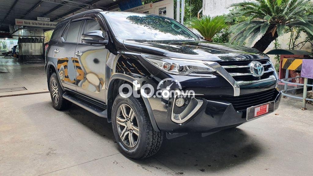 Toyota Fortuner 2018 - Màu đen, nhập khẩu nguyên chiếc