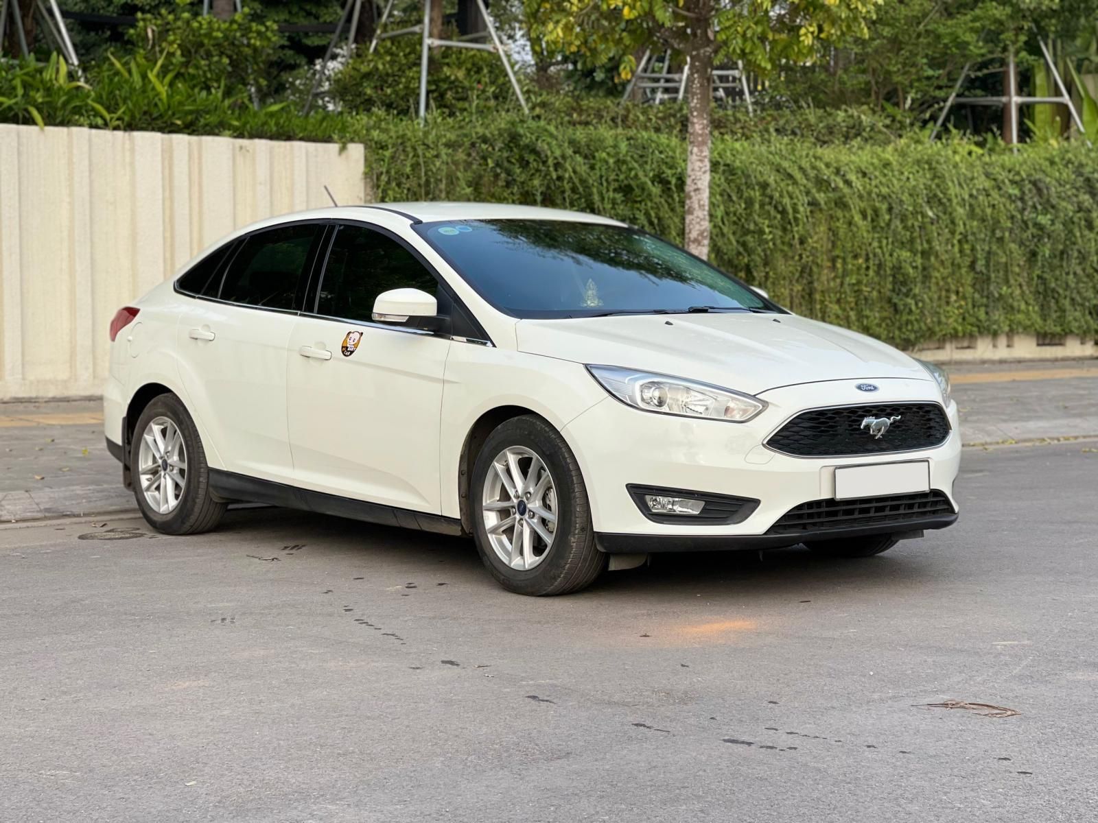 Ford Focus 2018 - Xe màu trắng, giá tốt