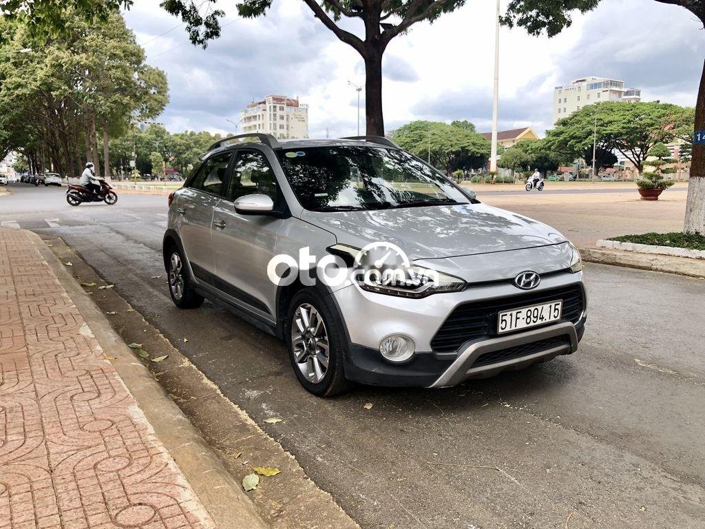 Hyundai i20 Active 2016 - Màu bạc, nhập khẩu xe gia đình