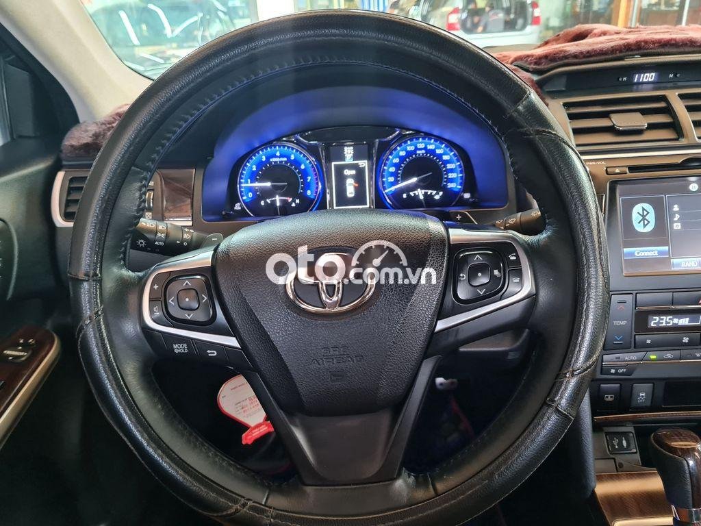 Toyota Camry 2018 - Màu đen số tự động, 920tr