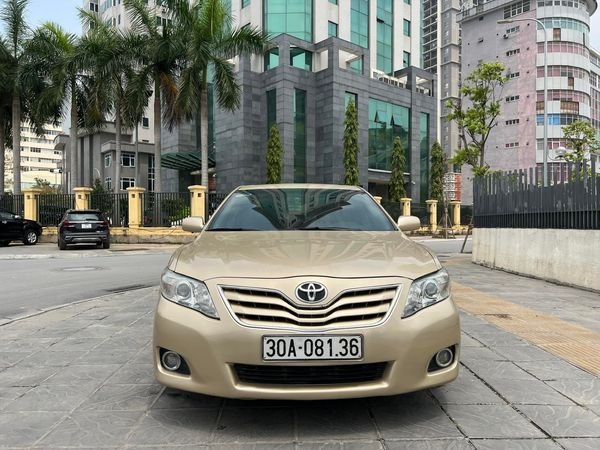 Toyota Camry 2010 - Màu vàng giá hữu nghị