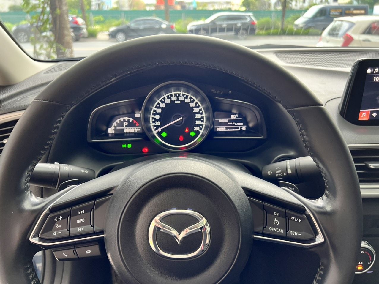 Mazda 3 2019 - Màu xanh lam, nhập khẩu