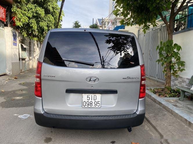 Hyundai Grand Starex 2015 - Màu xám, giá 425 triệu