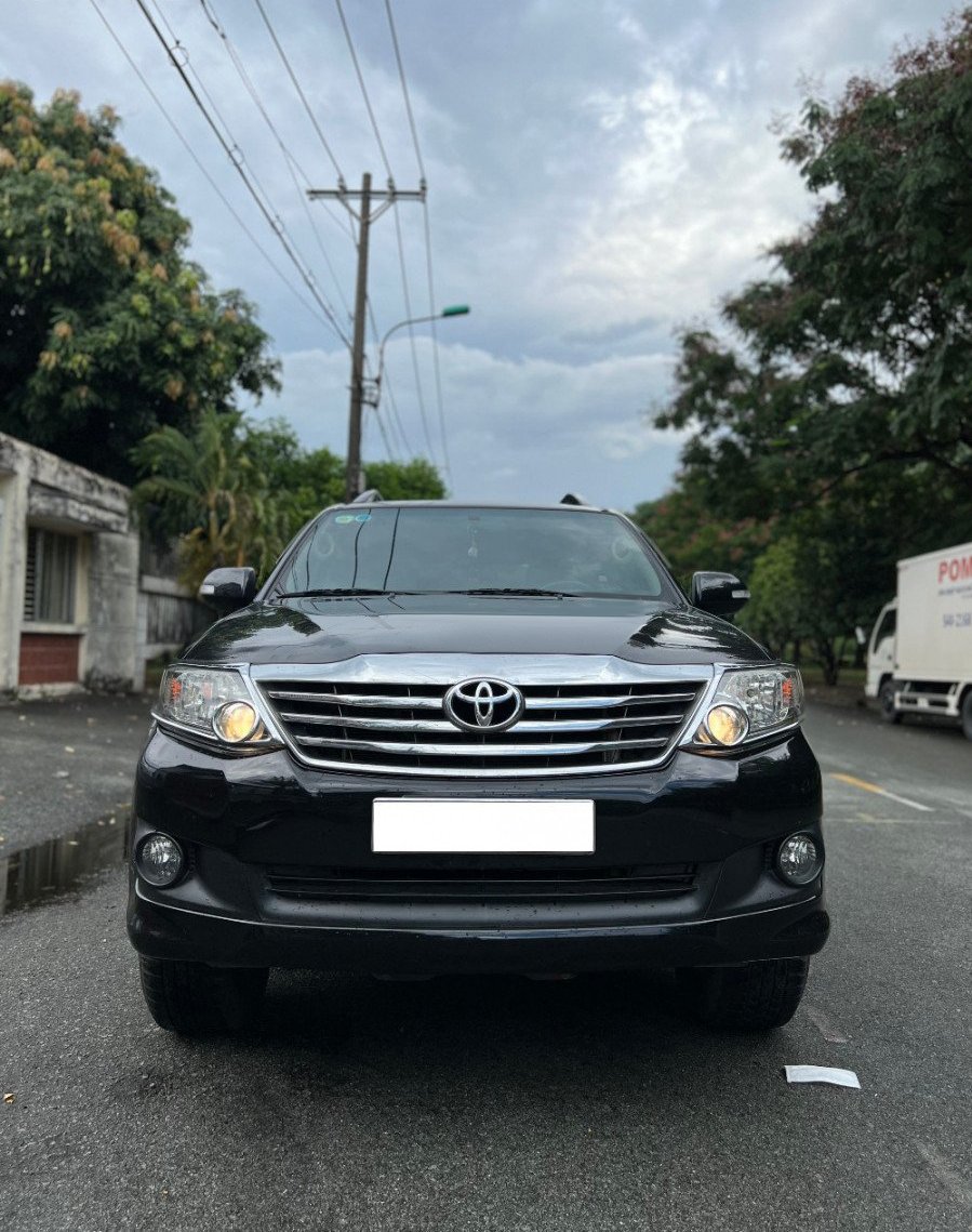 Toyota Fortuner 2013 - Bán xe Toyota Fortuner 2.7V 4x2 AT - 2013, màu đen