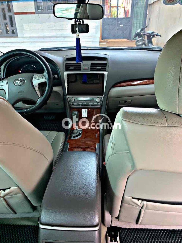 Toyota Camry 2011 - Cần bán Toyota Camry 2.4G năm 2011, màu bạc, xe nhập